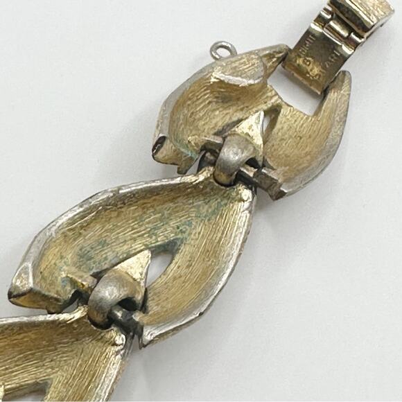 Vintage Crown Trifari Leaf Link Bracelet Brushed Gold Tone Retro Casual - Picture 7 of 9